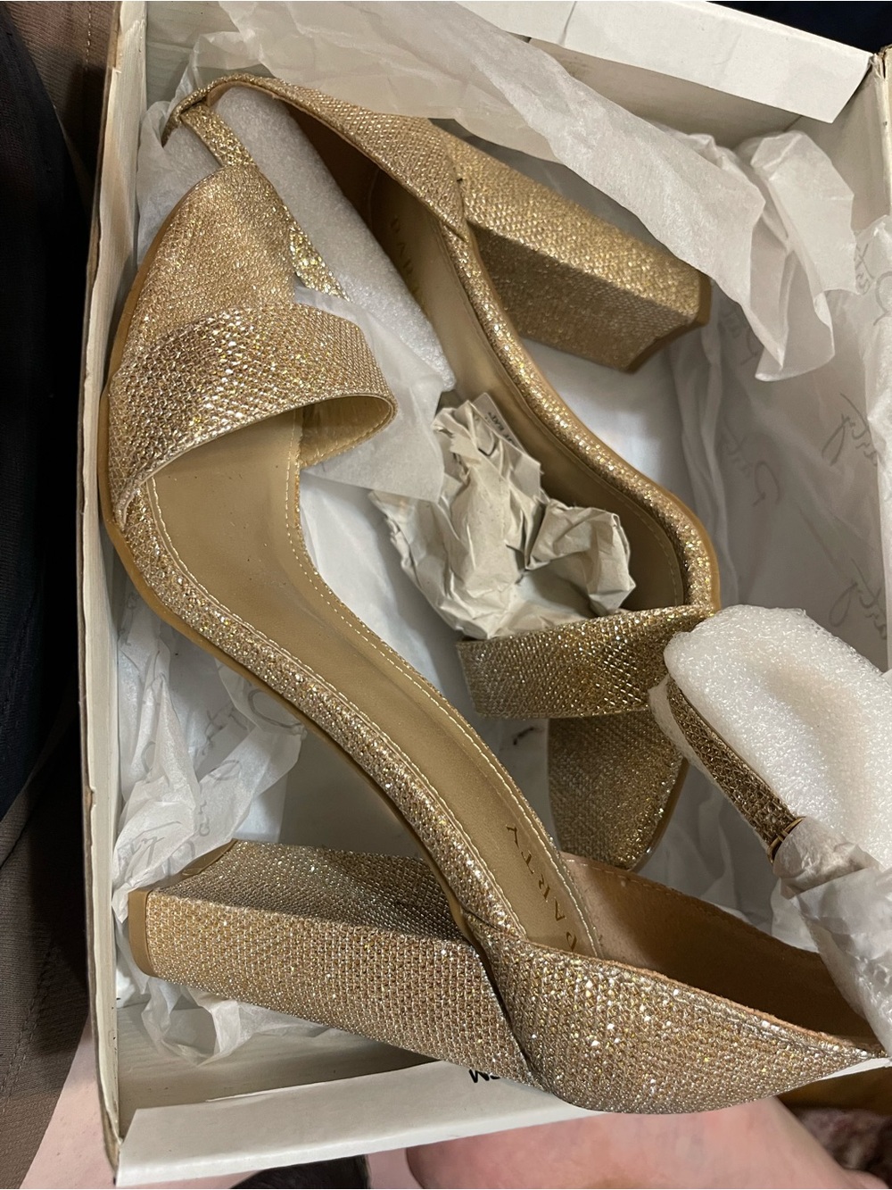Women’s heel NWOT